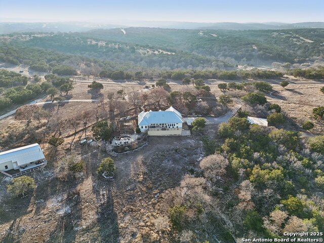 Listing photo id 46 for 326 River Valley Rd