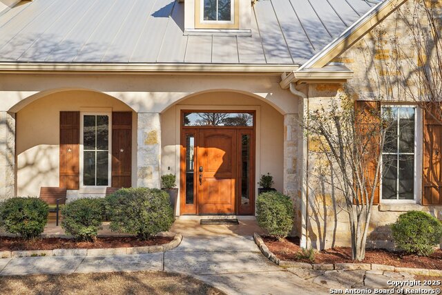 Listing photo id 4 for 326 River Valley Rd