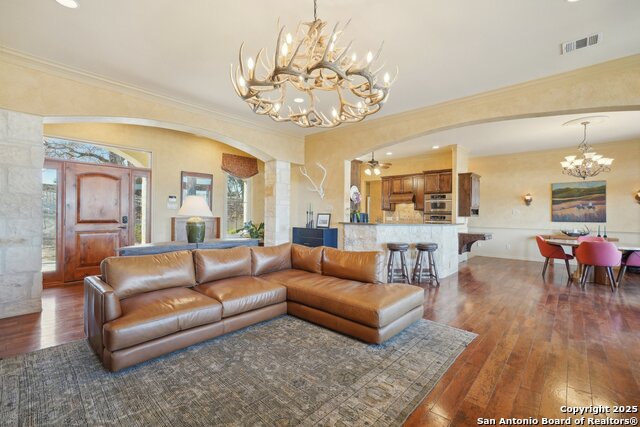 Listing photo id 6 for 326 River Valley Rd