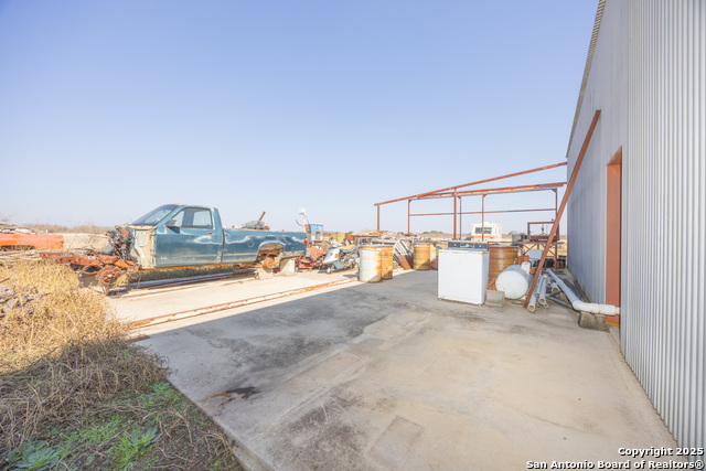 Image 15 of 17 For 6915 Fm 2200