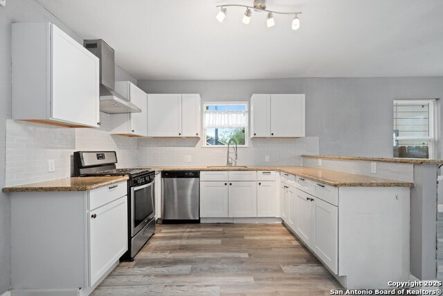 Image 11 of 29 For 204 Vine St  