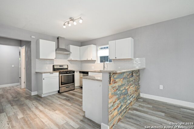 Image 12 of 29 For 204 Vine St  