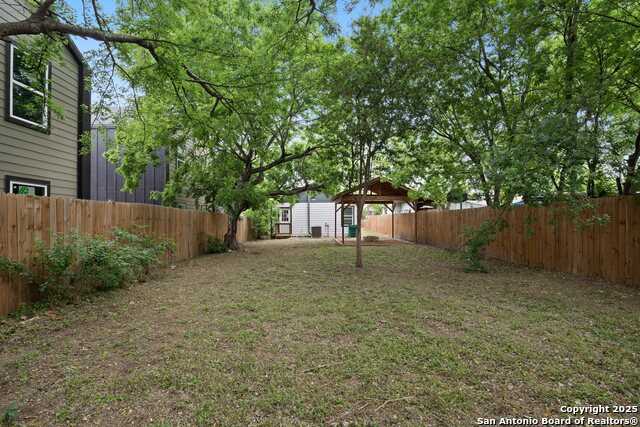 Image 28 of 29 For 204 Vine St  