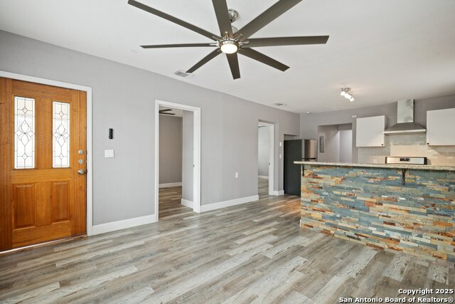 Image 3 of 29 For 204 Vine St  