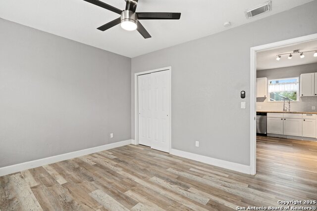 Image 7 of 29 For 204 Vine St  