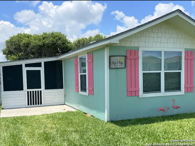 Details for 1515 Church St S, Rockport, TX 78382