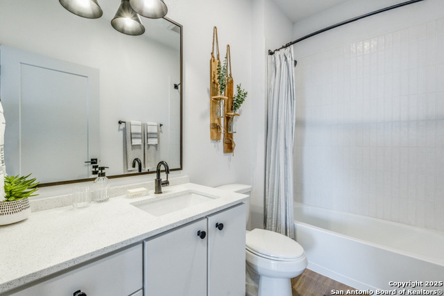 Image 10 of 23 For 1035 Koby St