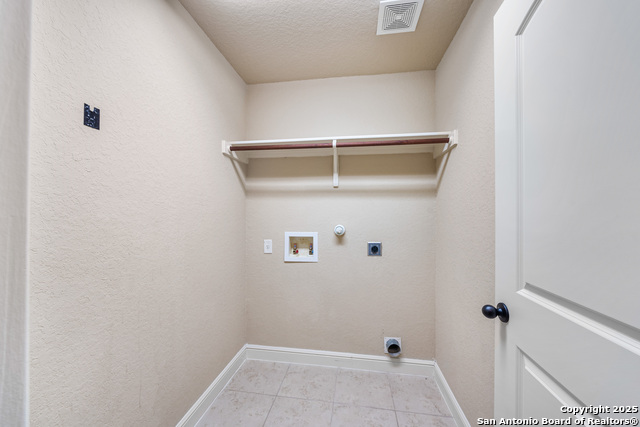 Image 15 of 33 For 12242 Chambers Cv