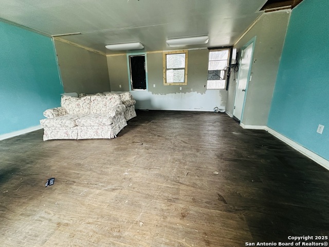 Image 5 of 13 For 209 Lee St  