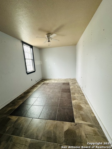 Image 7 of 13 For 209 Lee St  