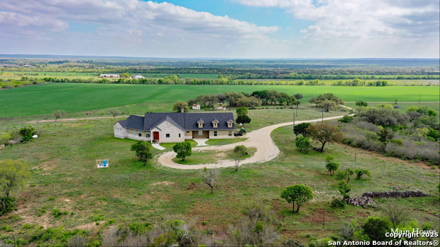 Details for 208 Private Road 378, Rio Medina, TX 78066