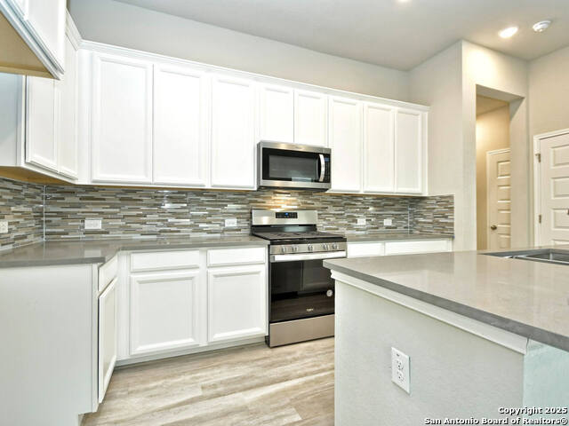 Image 4 of 49 For 14603 Rainwater Trail