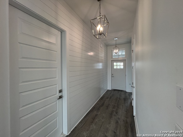 Listing photo id 11 for 13741 Tajamar