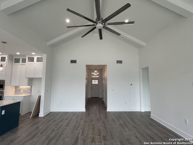 Listing photo id 1 for 13741 Tajamar