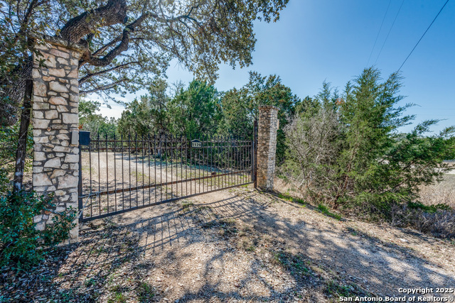 Details for 1129 Deer Forest Dr, Pipe Creek, TX 78063