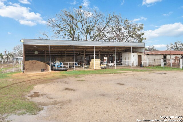 Listing photo id 12 for 12120 Schaefer Rd