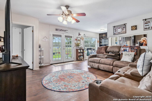 Listing photo id 31 for 12120 Schaefer Rd