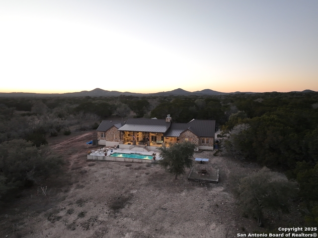 Listing photo id 1 for 2747 Bear Creek Road