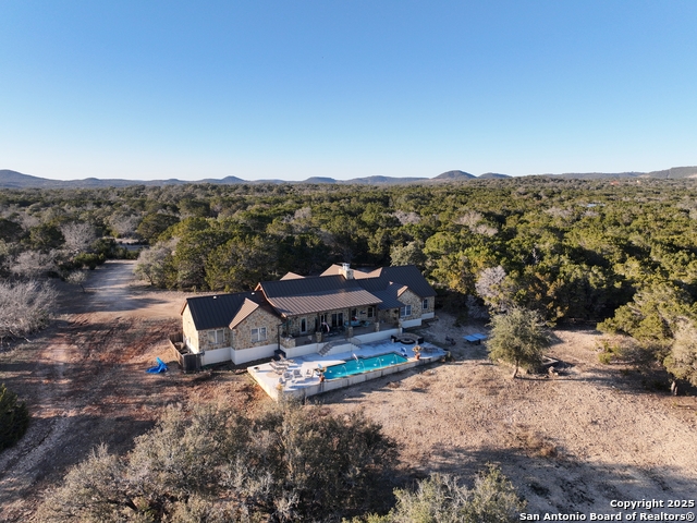 Listing photo id 3 for 2747 Bear Creek Road