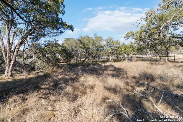 Image 15 of 18 For 716 Live Oak Ridge