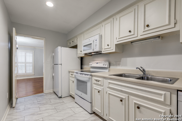 Image 10 of 25 For 2611 Eisenhauer Rd  903