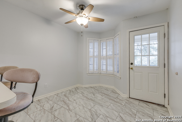 Image 11 of 25 For 2611 Eisenhauer Rd  903