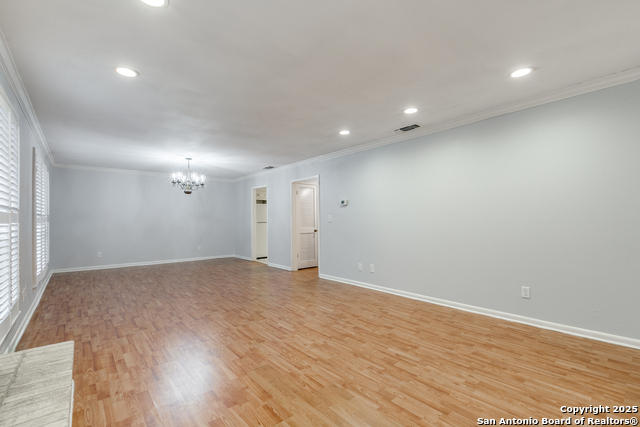 Image 2 of 25 For 2611 Eisenhauer Rd  903