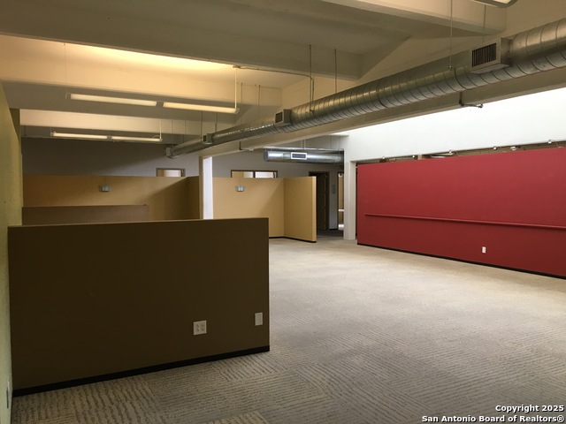 Listing photo id 4 for 106 Auditorium Circle