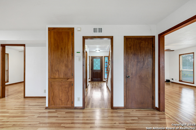 Image 19 of 47 For 119 Isdale