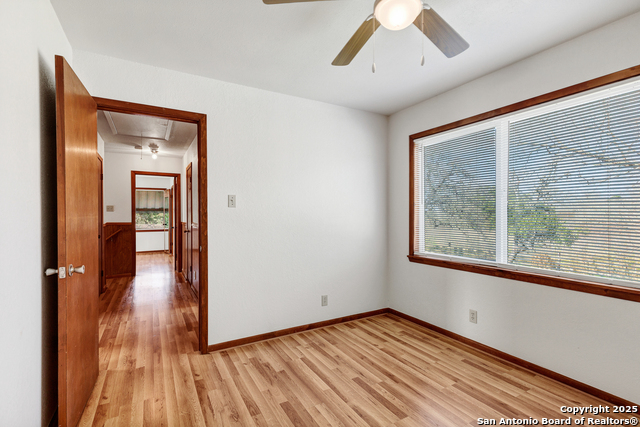 Image 36 of 47 For 119 Isdale