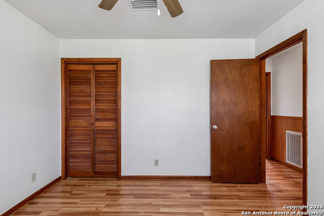 Image 37 of 47 For 119 Isdale