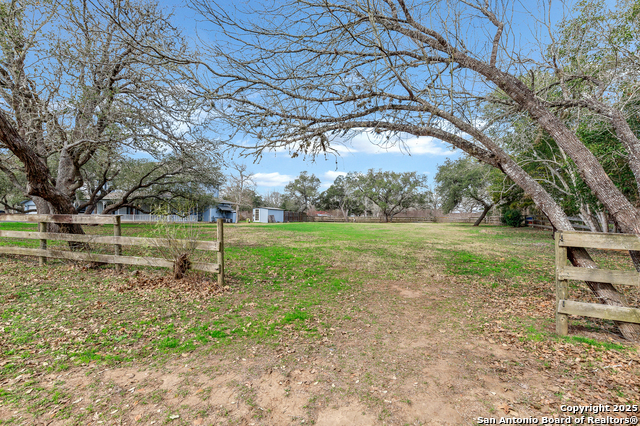 Image 44 of 47 For 119 Isdale