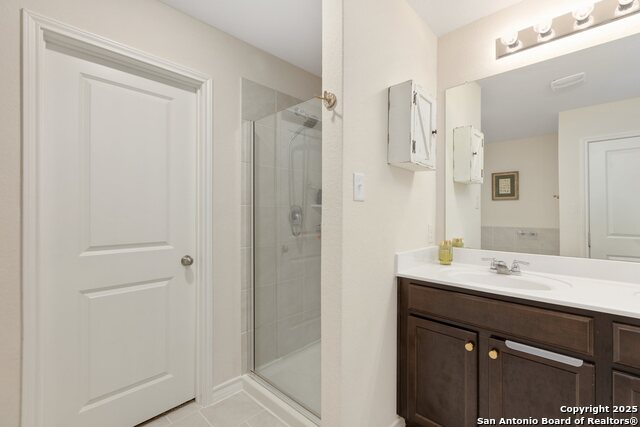 Listing photo id 23 for 7002 Capella Cir