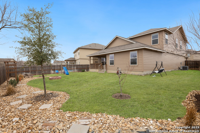 Listing photo id 35 for 7002 Capella Cir