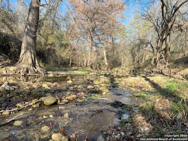 Listing photo id 13 for 908 County Road 5711