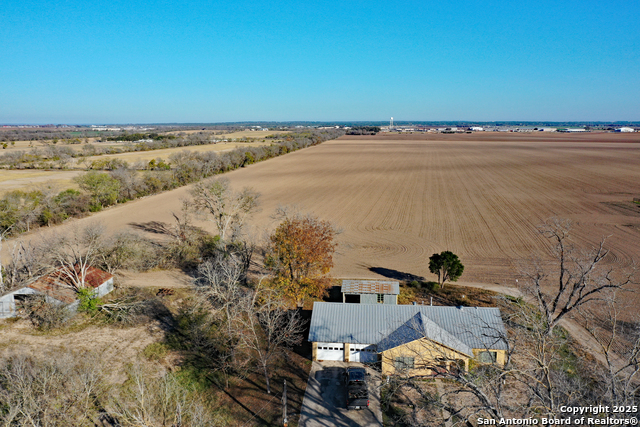 Listing photo id 3 for 908 County Road 5711