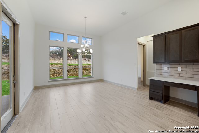 Image 10 of 23 For 27116 Highland Crest