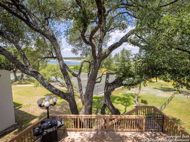 Details for 1048 Parkview Dr, Canyon Lake, TX 78133