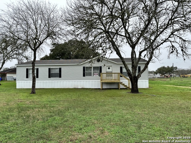 Details for 410 Henrietta, Yoakum, TX 77995