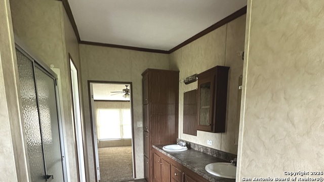 Listing photo id 12 for 410 Henrietta