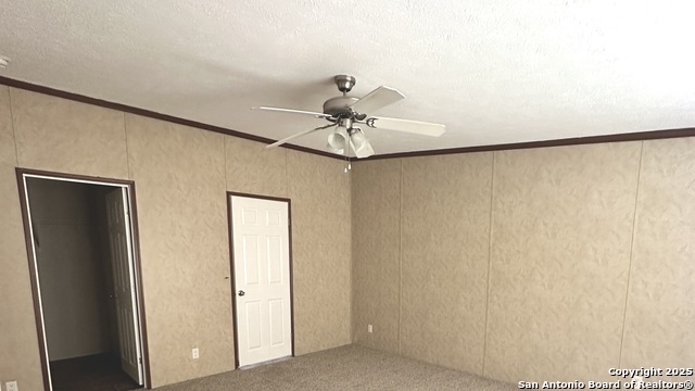 Listing photo id 13 for 410 Henrietta