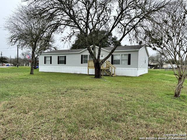 Listing photo id 1 for 410 Henrietta
