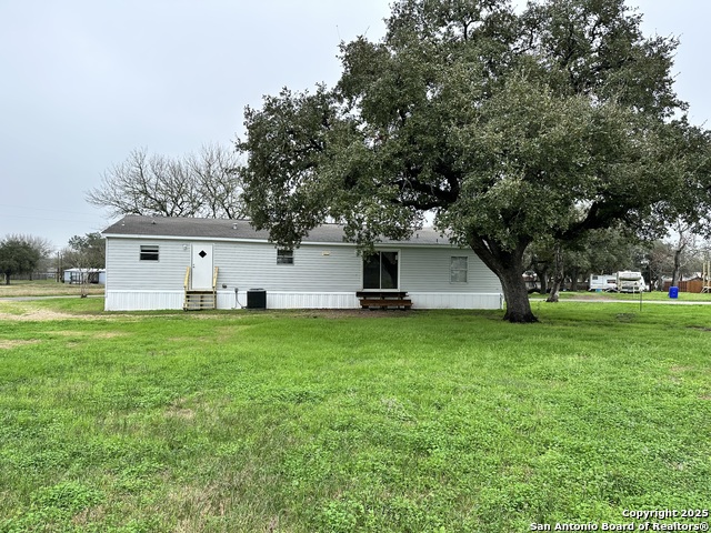Listing photo id 2 for 410 Henrietta