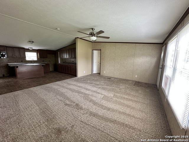 Listing photo id 7 for 410 Henrietta