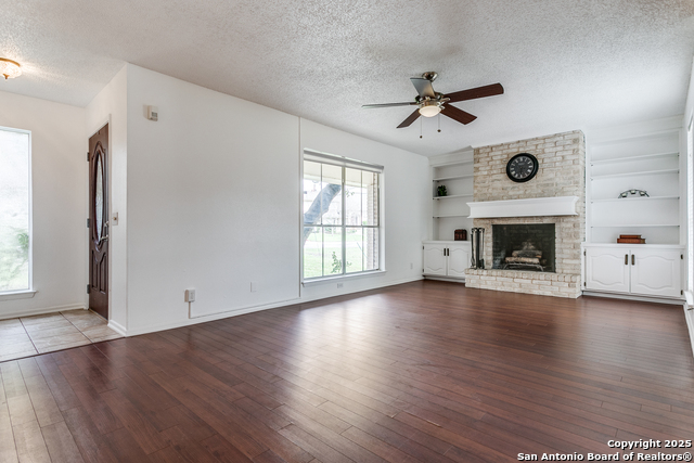 Image 10 of 23 For 3242 Castledale Dr.  28