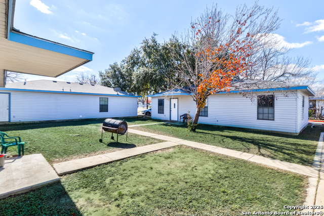 Listing photo id 15 for 927 Formosa Blvd W