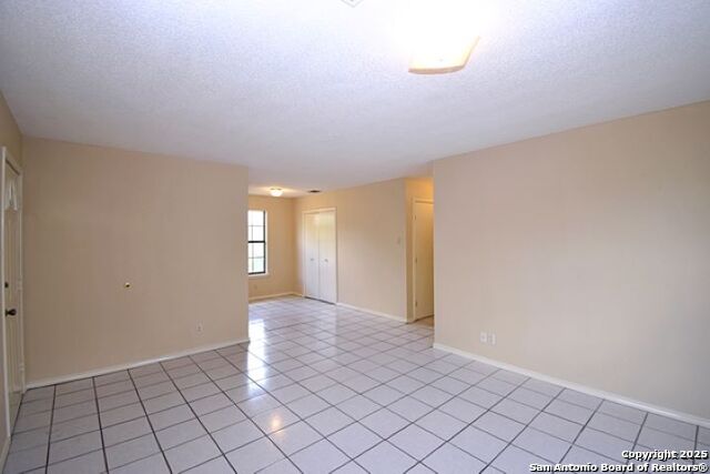 Listing photo id 24 for 927 Formosa Blvd W