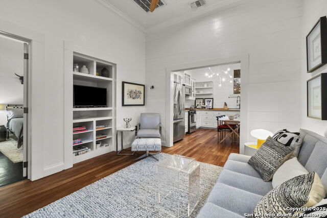 Image 5 of 18 For 227 Claudia St  2