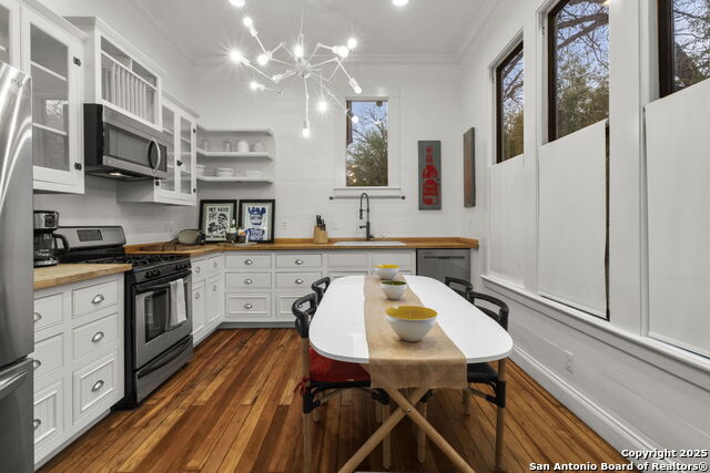 Image 6 of 18 For 227 Claudia St  2