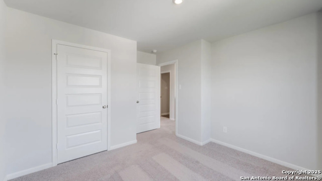 Image 13 of 21 For 310 Mariposa Ln